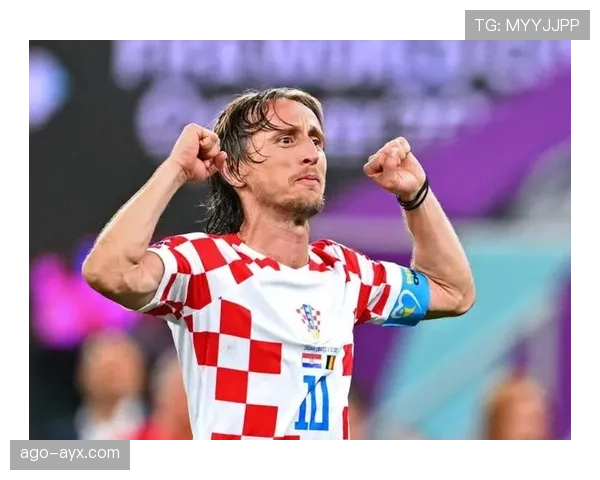 欧冠三连冠时期中场核心:莫德里奇的巅峰统治力 欧冠三连冠时期中场核心:莫德里奇的巅峰统治力