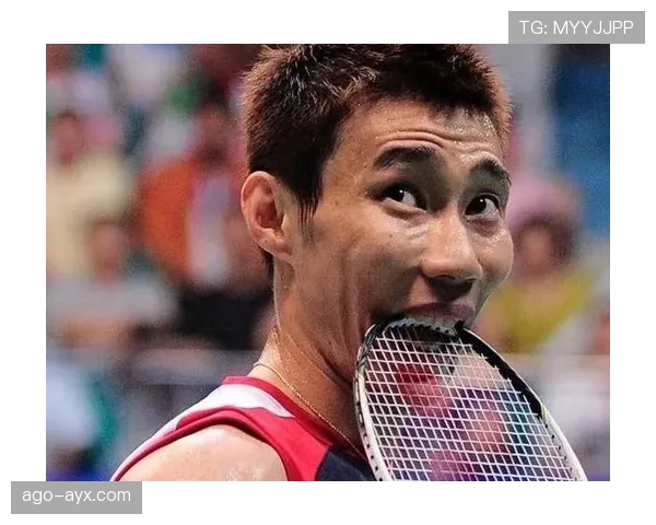 李宗伟赛场上冷静，私底下居然这么爱买名牌包？