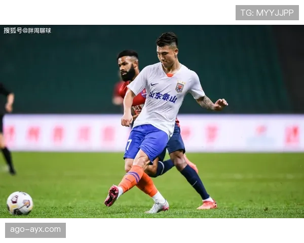 卡纳瓦罗如何凭借对位压制与断球化解危机，力压队内新援成防线核心？